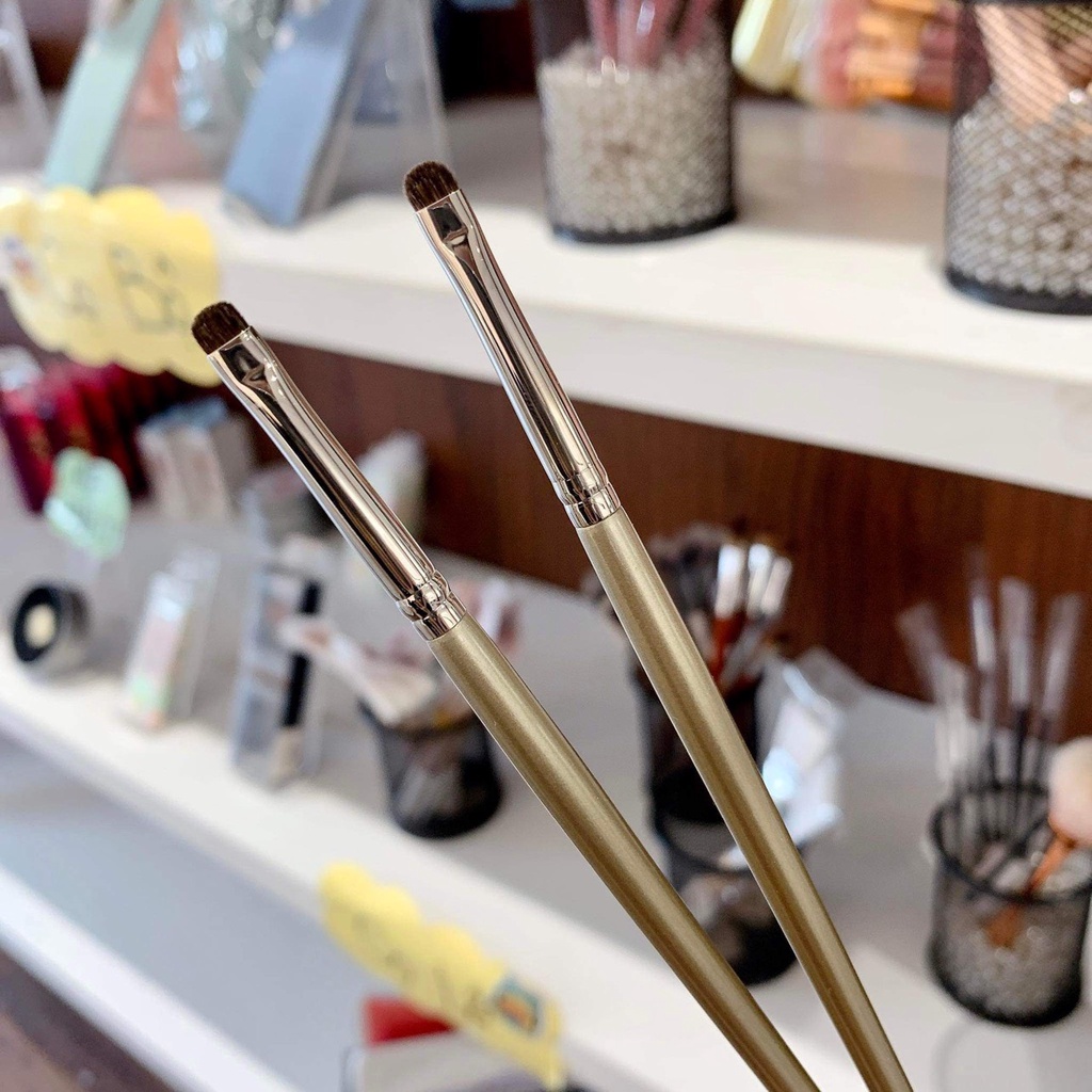 THÂN VÀNG ĐỒNG CỌ TÁN EYELINER TGLM