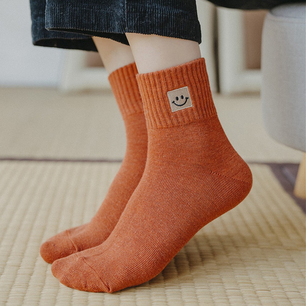 Vớ cotton màu trơn in hình mặt cười dễ thương cho nữ