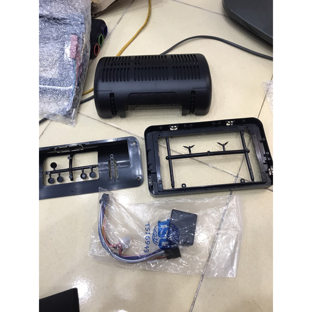 MẶT DƯỠNG LẮP DVD ANDROID CHO XE Tải 9INCH CÓ JACK NGUỒN ZIN kèm Đôi nguồn 12 sang 24v