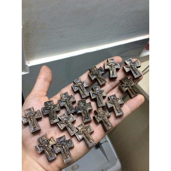 Charm Thánh Giá mix tay Trầm Hương Sánh Chìm