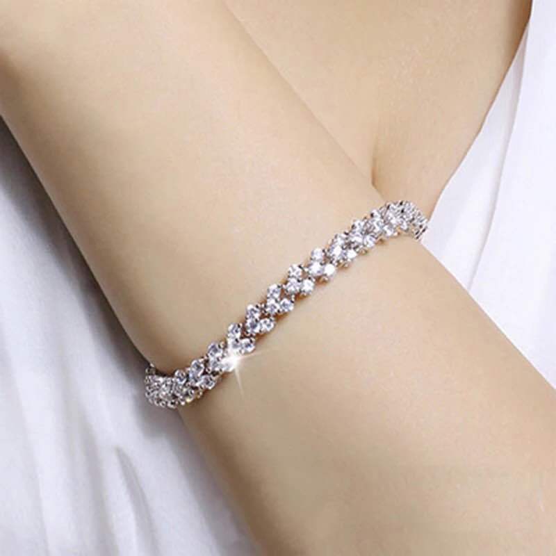 Vòng tay đính đá lấp lánh sang trọng dành cho nữ