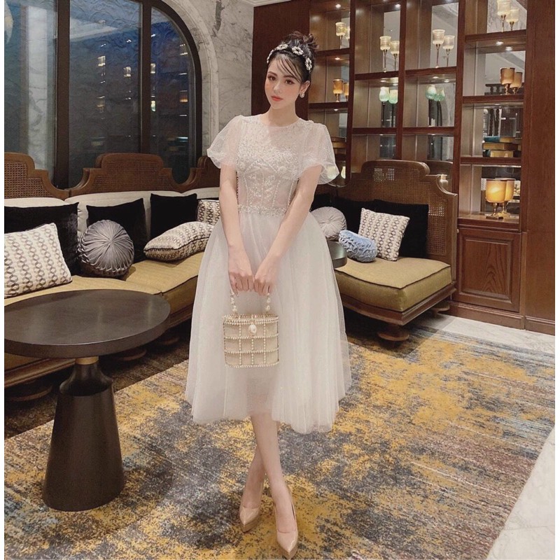 ĐẦM CÔNG CHÚA KẾT HOA VÀ CƯỜM