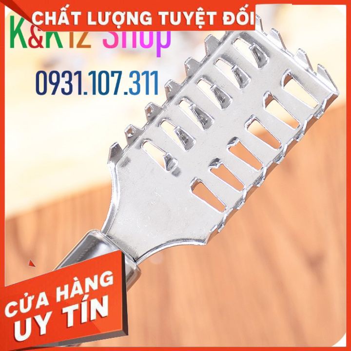 Dụng cụ đánh vẩy cá bằng thép Inox. Đồ dùng nhà bếp tiện lợi.