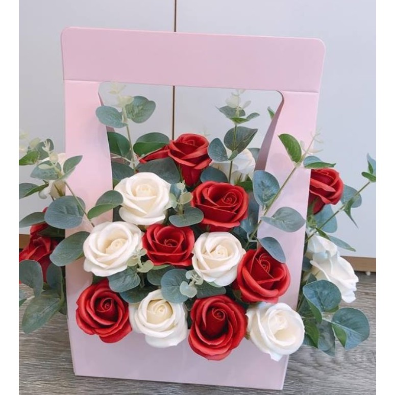 Giỏ xách hoa sáp 30 bông