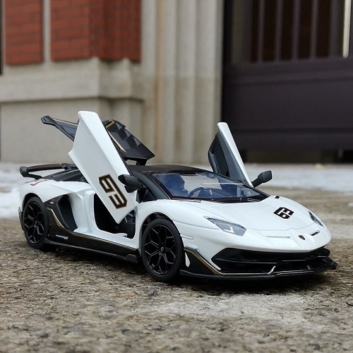 Xe mô hình Lamborghini Aventador SVJ 63 1:24 Caipo