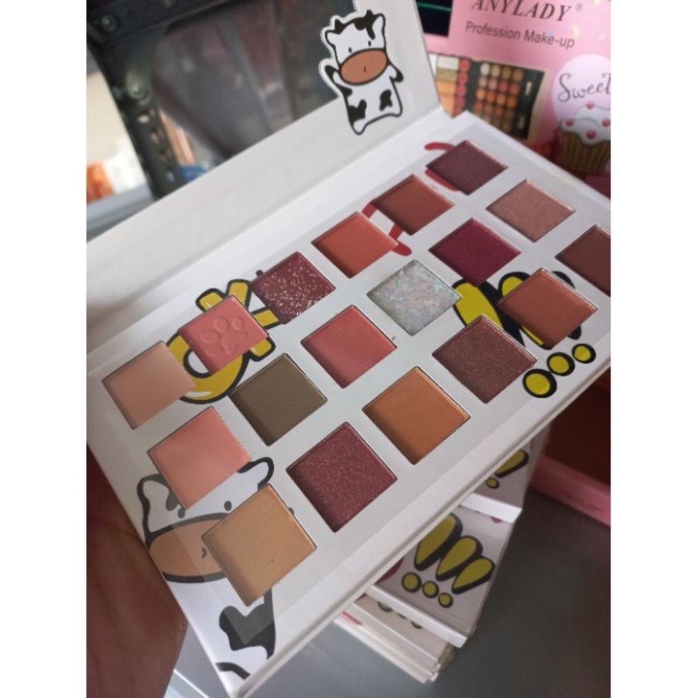 Bảng Phấn Mắt 18 Ô Hình Bò Sữa 1