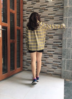 Áo sơ mi oversize 2 cổ caro vàng