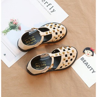 GIÀY SANDAL TÁN ĐINH CỰC CHẤT