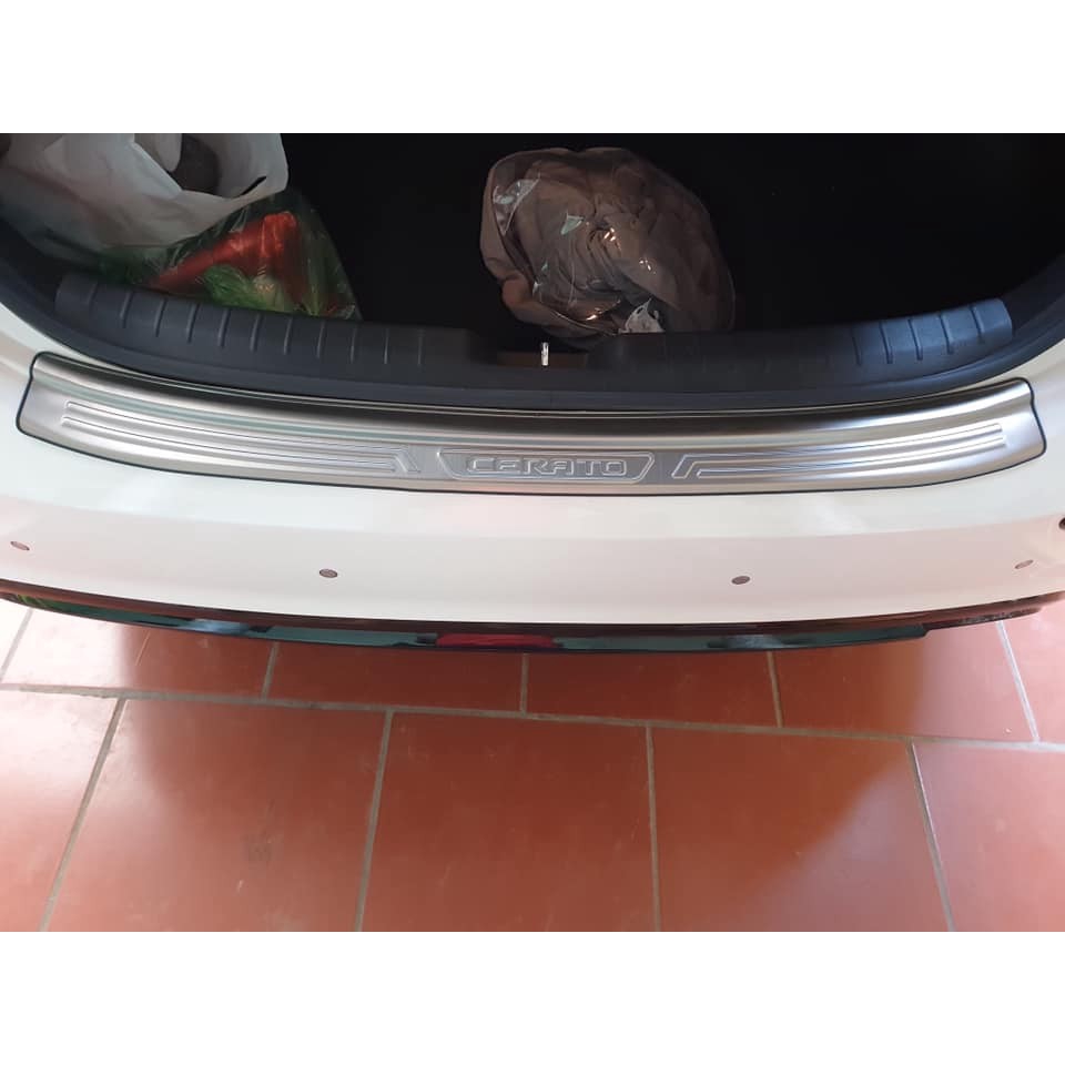 Chống trầy cốp miếng ngoài theo xe Kia Cerato 2021 inox