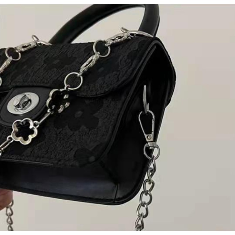 Túi Vuông Nhỏ Màu Đen Chất Lượng Cao Phối Dây Xích Thời Trang Cho Nữ