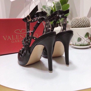 Giầy cao gót valentino