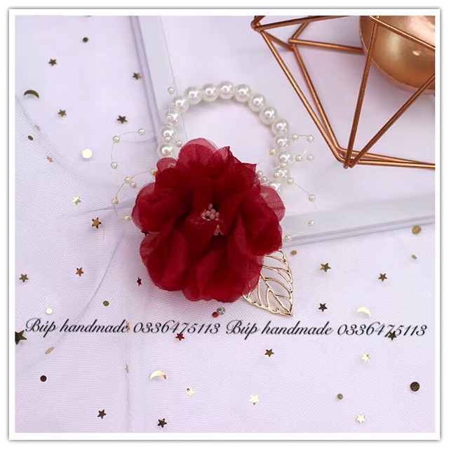 Vòng tay hoa voan cô dâu