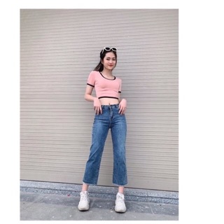 Áo phông croptop cổ U phối viền