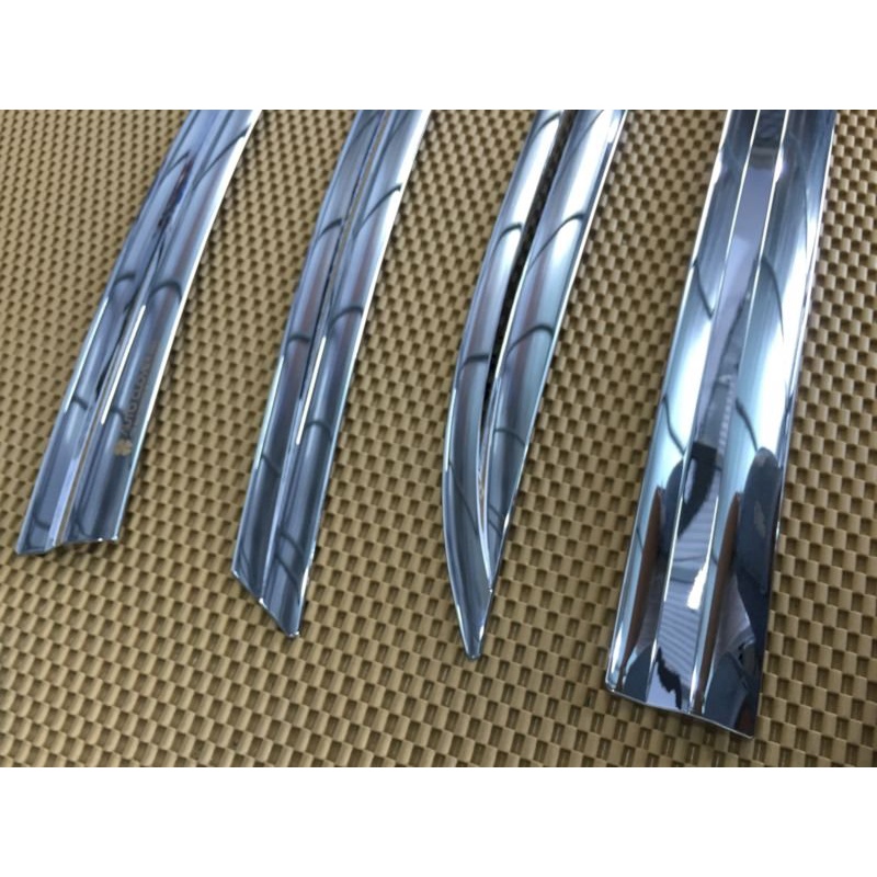 Bộ 4 Vè che mưa xe Hyundai i10 2014-2016-2017-2018-2019-2020 bản Hatback 1 đầu mạ Crom, hàng đẹp ve mua xe o to