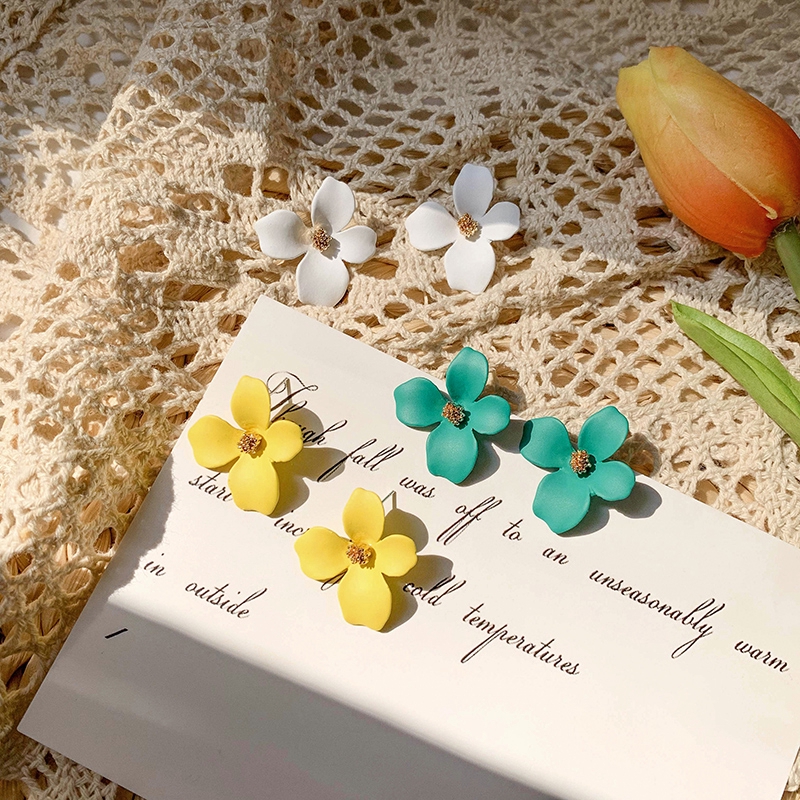 Bông Tai Hình Hoa Cúc Phong Cách Hàn Quốc Xinh Xắn Cho Nữ Dễ Thương