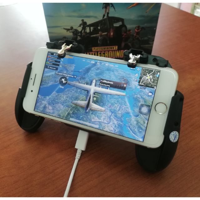 Tay chơi game có quạt tải nhiệt phím cơ