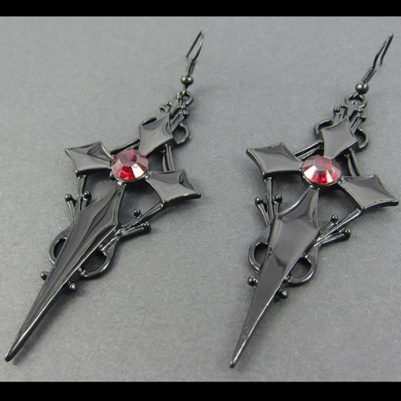 Khuyên tai hình thánh giá đính đá pha lê phong cách Gothic