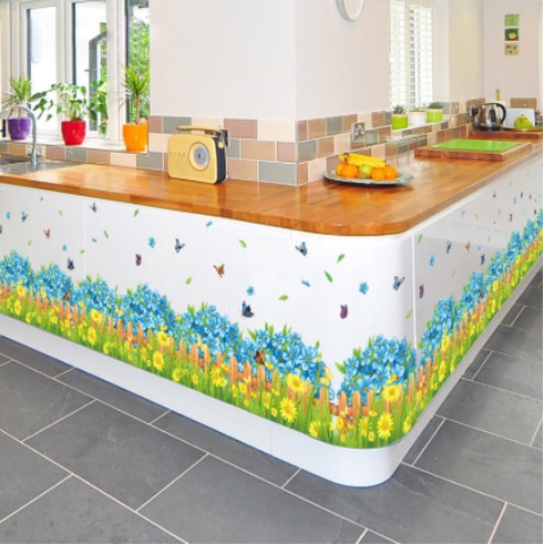 Decal giấy dán chân tường mẫu hàng rào hoa Xanh dương với hoa dại vàng tươi đẹp