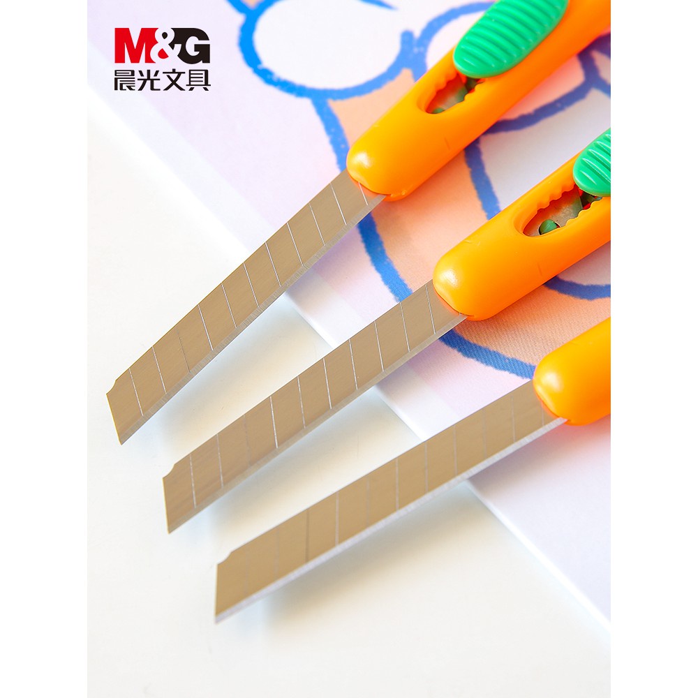 Dao rọc giấy hình củ Cà Rốt M&G ASSN2243/ ASSN2242 mini lưỡi ngắn và lưỡi dài 9mm