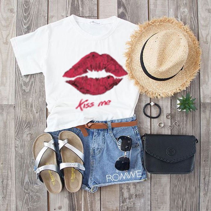Áo Thun Nữ Unisex Đôi Môi Chữ Kiss Me ATN3891