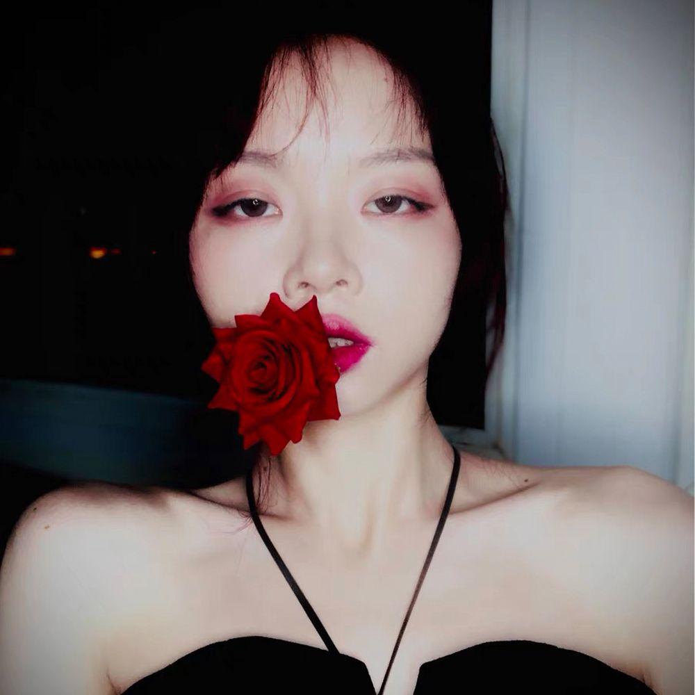 Kẹp Tóc Hình Hoa Hồng Lớn Phong Cách Punk Cổ Điển 2 Cái Cho Nữ