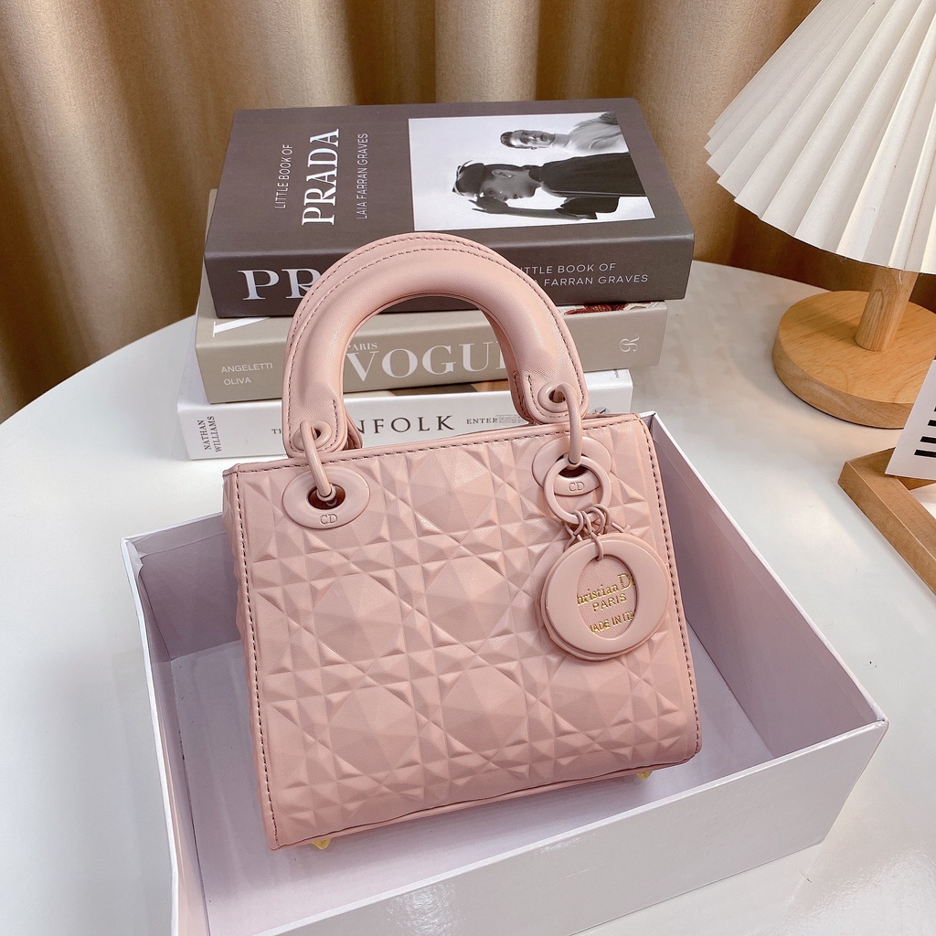 Túi Xách Nữ CD Da Bóng Full Màu Size 18 ,21Cm Tặng Kèm Khăn Hãng Hàng Cao Cấp Fullbox Đeo Chéo Đeo Vai Sang Chảnh MSP399