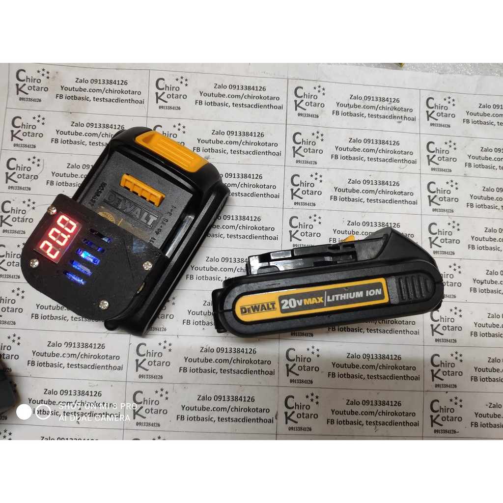 Bộ đế đa năng kiêm nguồn dự phòng 5V 3A cho điện thoại dùng pin Dewalt 20V li-ion
