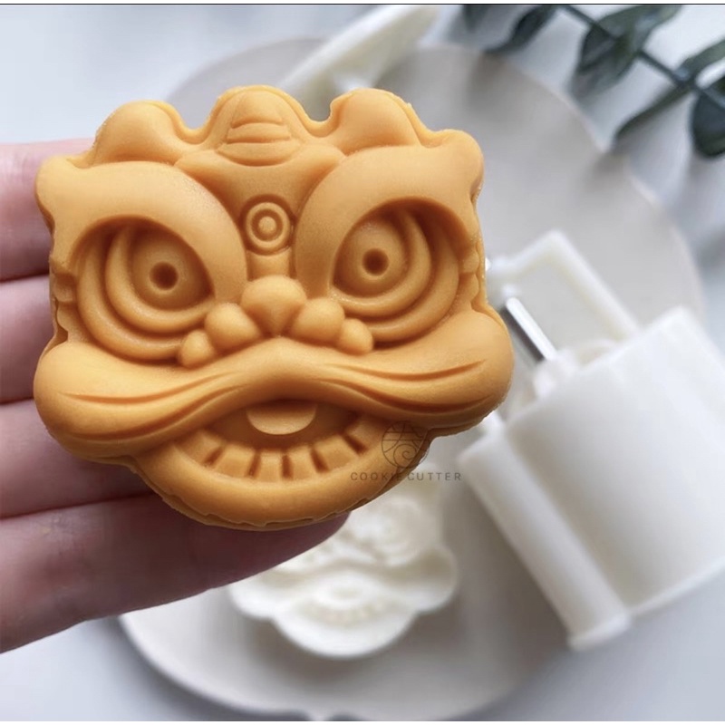 Khuôn lò xo làm bánh Trung Thu Đầu Lân 150g