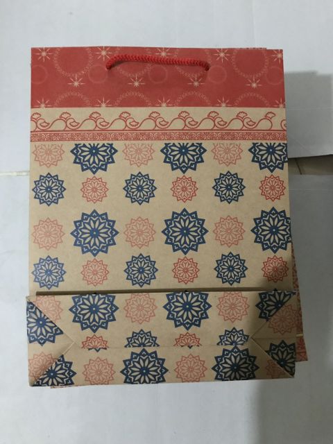 Túi giấy - túi giấy đựng quà. Combo 100c túi giấy đẹp | BigBuy360 - bigbuy360.vn