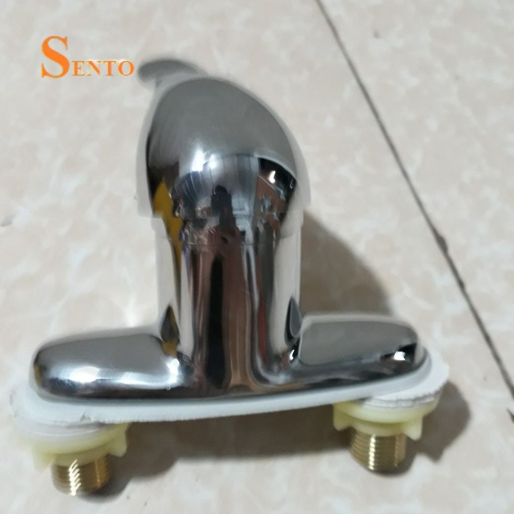 Vòi lavabo nóng lạnh bồn rửa mặt SENTO chân đế bằng đồng thân mạ inox sáng bóng