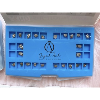 Mắc cài tự buộc