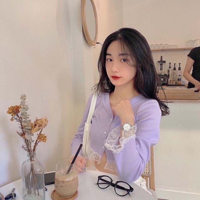 Áo croptop cổ V tay dài phối ren nút giả chất thun gân