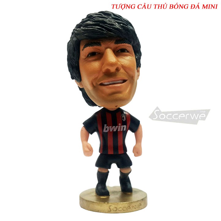 Tượng cầu thủ bóng đá Ricardo Kaka