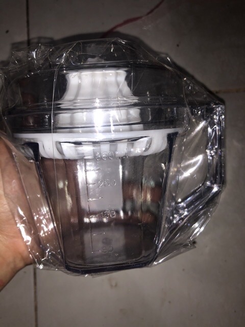 Dụng cụ vắt cam nhựa