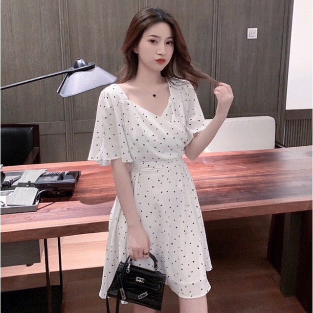 Đầm váy freesize trắng bi xoè thắt eo