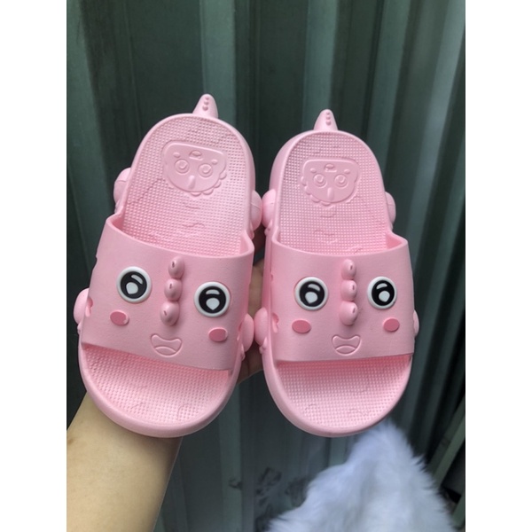 Dép quai ngang cho bé hình khủng long siêu cưng