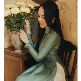 Áo Dài Truyền Thống Chất Lụa Vân Gỗ 2 Tà Cổ Sen 2.5cm Tay Dài Đính Hạt Cao Cấp