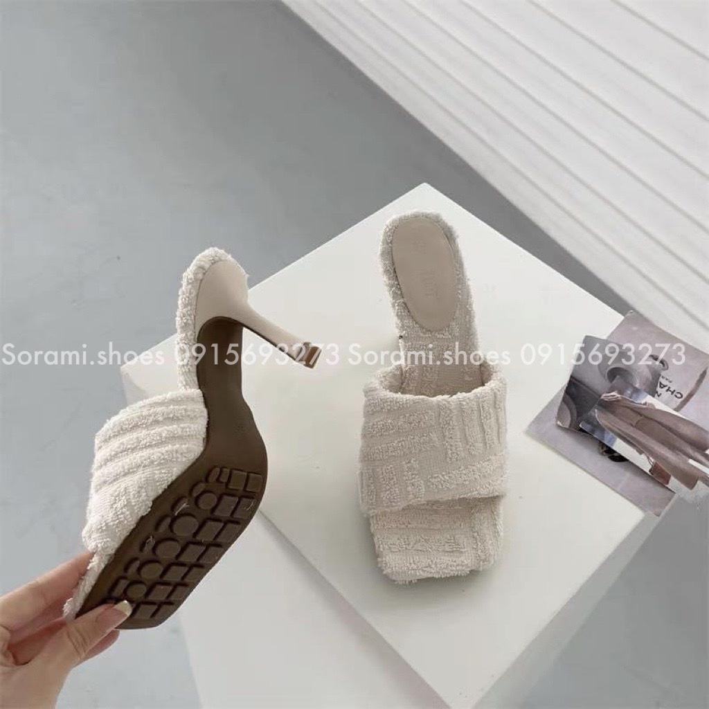 Guốc quai vải nhung gót mỏng mũi vuông trendy, sang chảnh