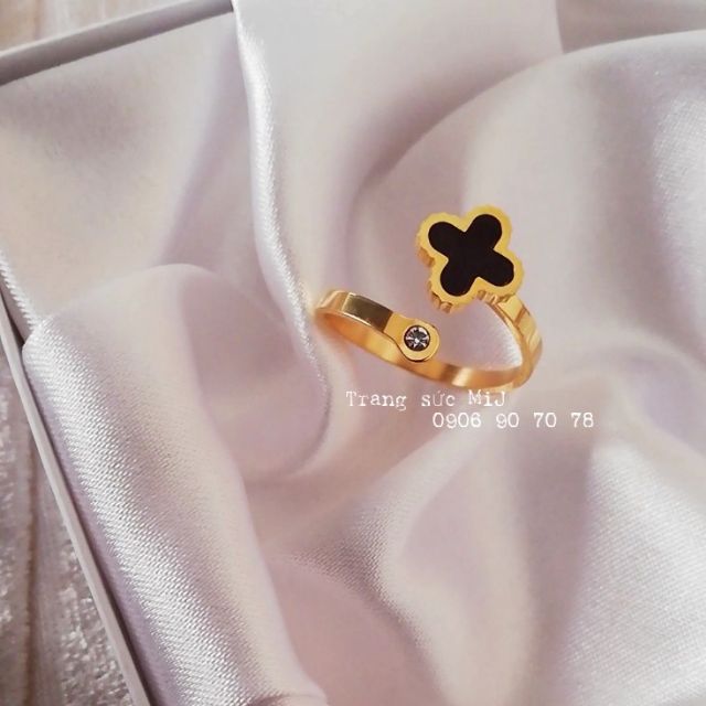 NHẪN TITAN ĐÍNH XOÀN + XÀ CỪ ĐEN