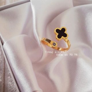 Nhẫn titan đính xoàn + xà cừ đen
