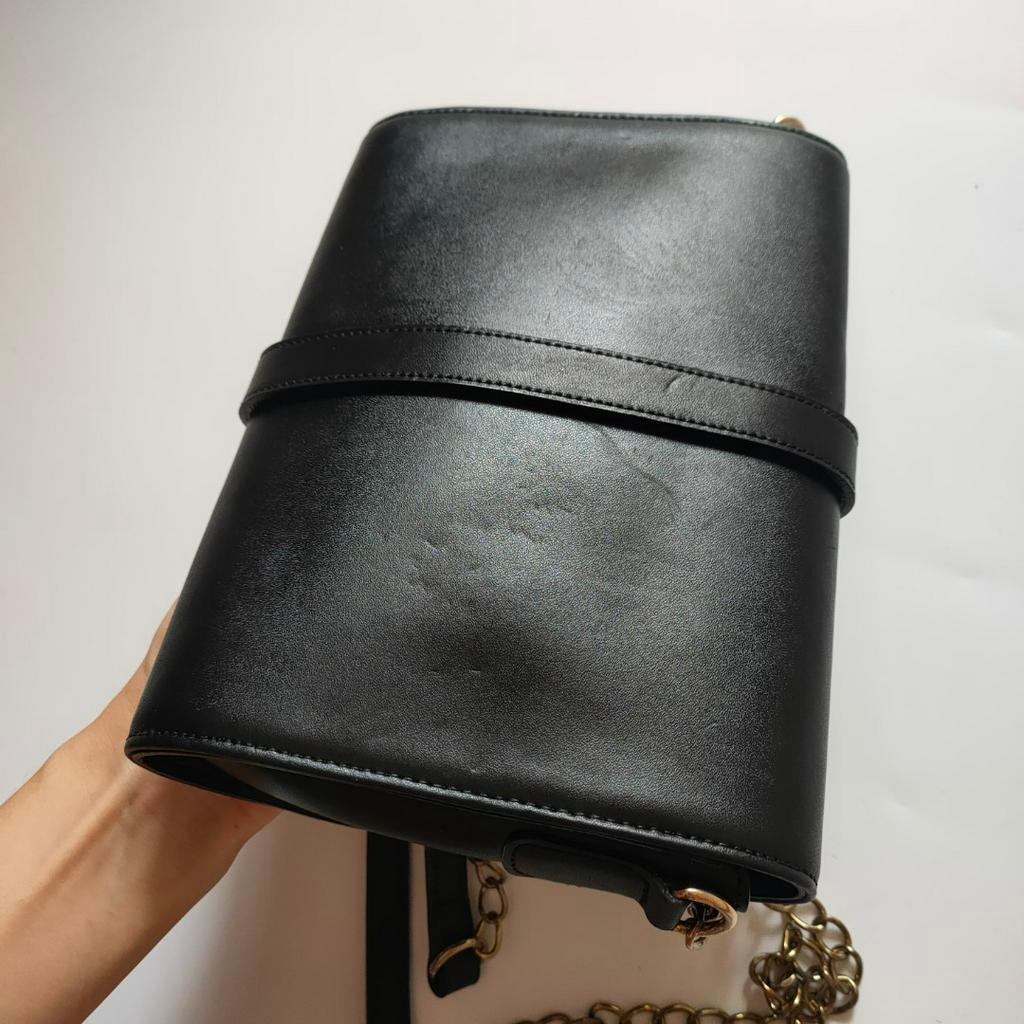 Túi đeo chéo hoặc vai da thật secondhand Đồ Si Bon TD638