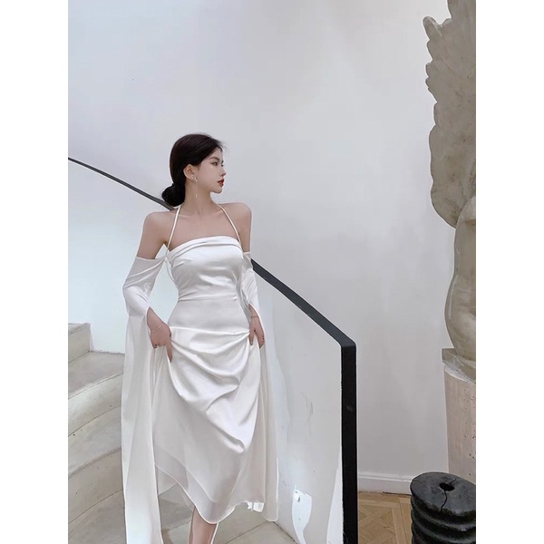 Đầm lụa cổ yếm dây đeo cổ màu trắng gợi cảm Dayu