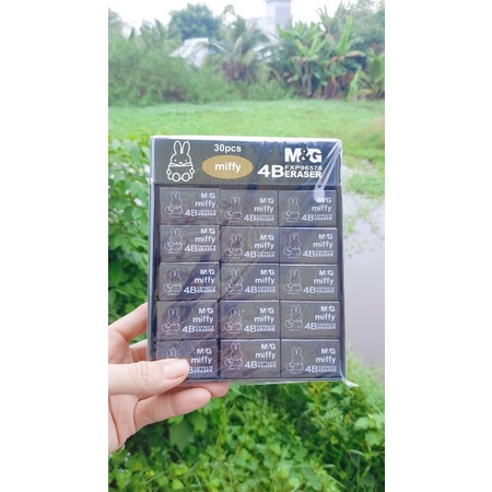 Gôm đen M&G 4B