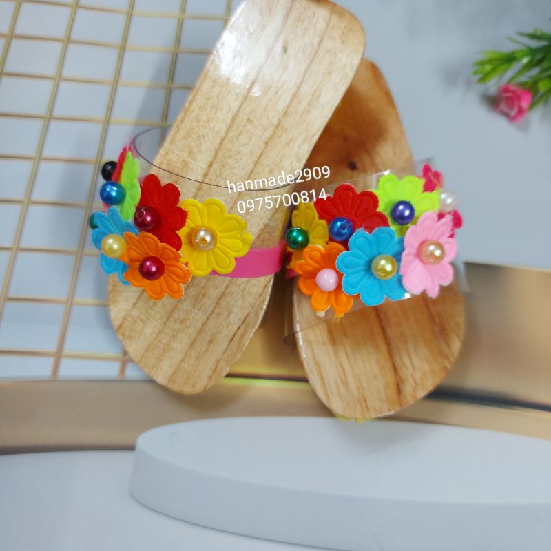 Hài nhung đen kết cườm cho bé cực kì dể thương