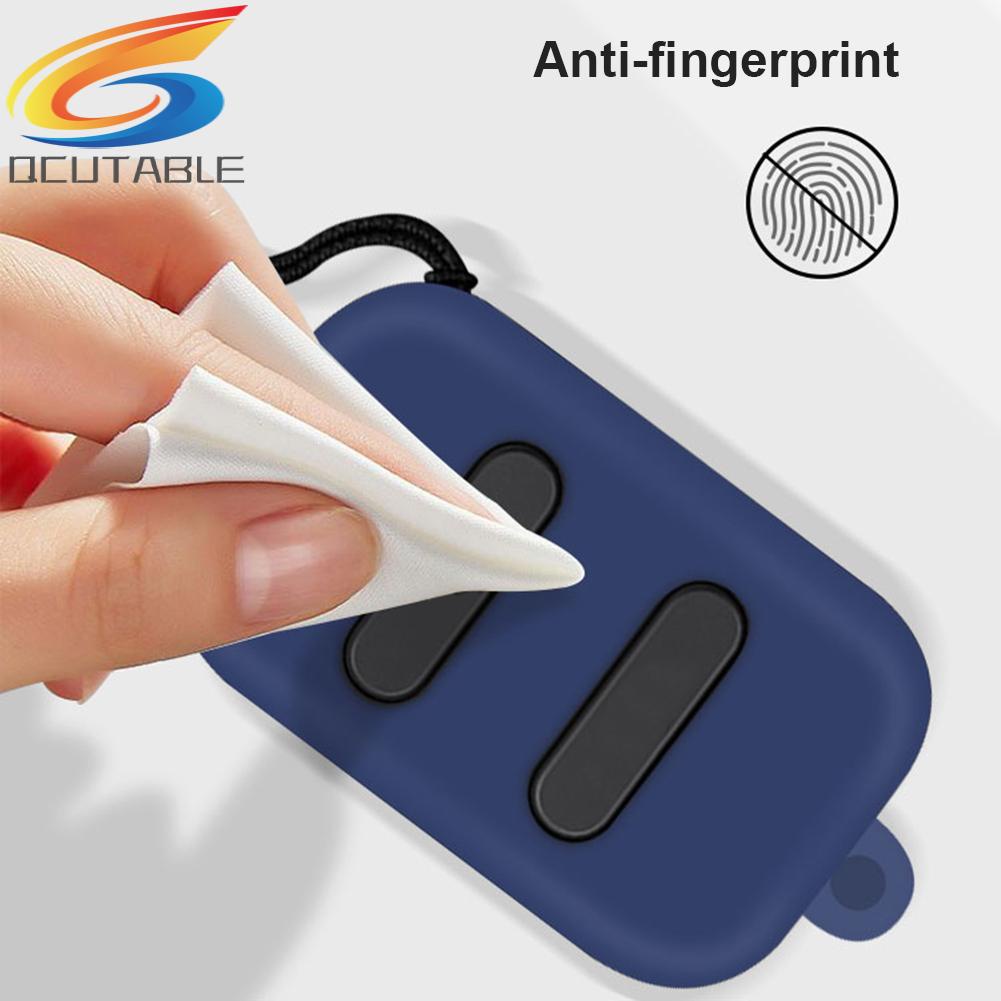 Vỏ bảo vệ hộp sạc tai nghe Skullcandy Dime bằng silicon mềm có móc khóa tiện dụng