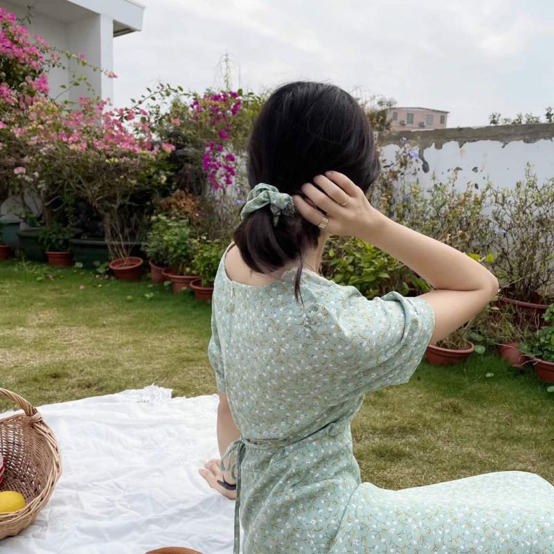 Đầm _ váy hoa nhí cổ ren tay ngắn kèm chun