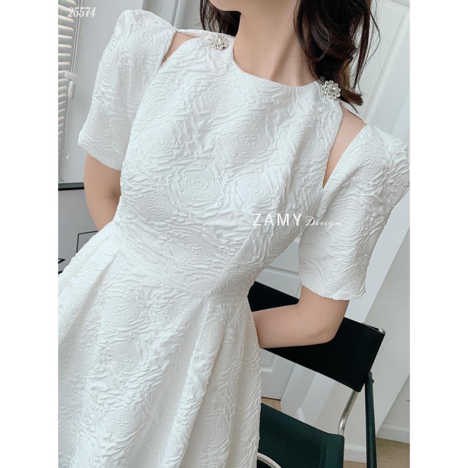 VÁY XỐP TRẮNG XẺ VAI DÁNG XÒE