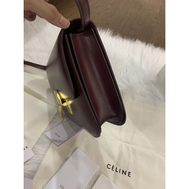 Túi Celine Box bag màu đỏ đô Burgandy cỡ tiêu chuẩn medium hộp nam châm full thẻ túi vải. Có sẵn Hà Nội
