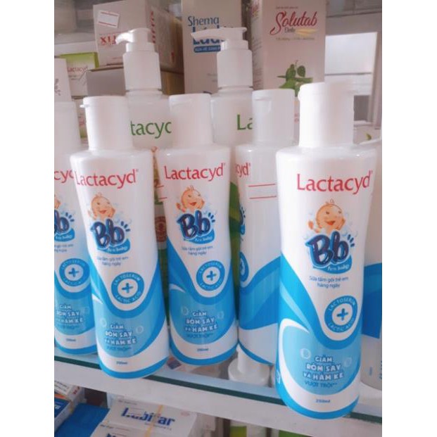 Tắm rôm sảy LACTACYD BB 250ml