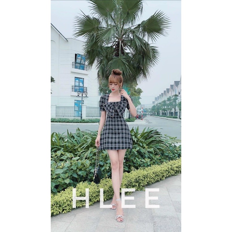 Váy kẻ caro cổ vuông nơ ngực
